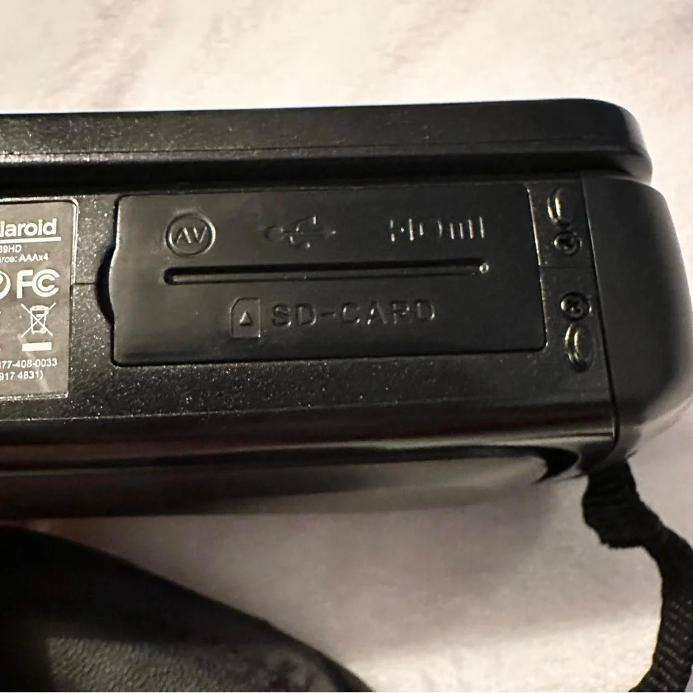 Polaroid-ID969HD 16MP LCD Display 4x Optical Zoom Digital Camcorder Case Tripod